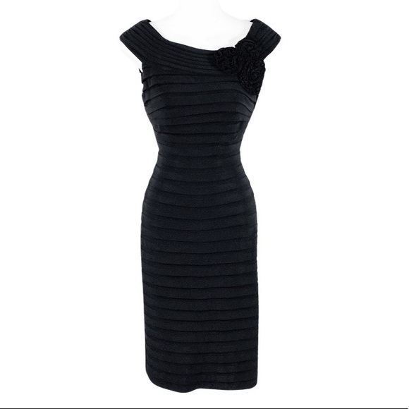 Adrianna Papell Dresses & Skirts - Adrianna Papell black banded jersey sheath dress T12